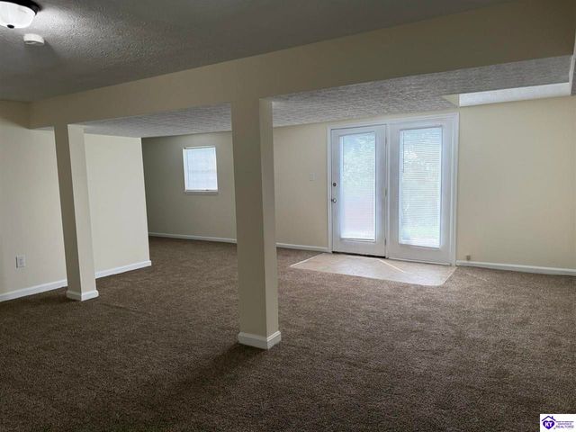 872 Shelby Avenue, Radcliff, KY 40160