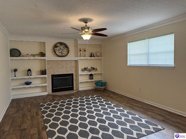 872 Shelby Avenue, Radcliff, KY 40160