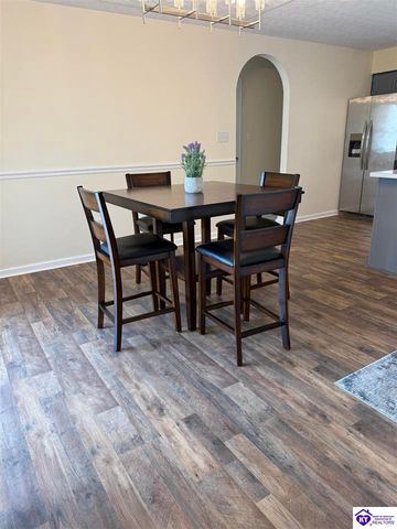 872 Shelby Avenue, Radcliff, KY 40160