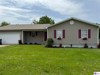 872 Shelby Avenue, Radcliff, KY 40160