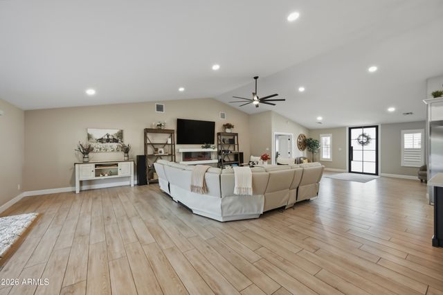 5213 W Dobbins Road, Laveen, AZ 85339