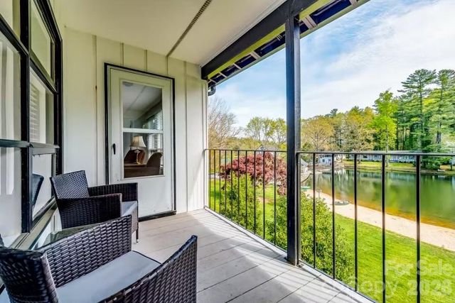 1150 W Blue Ridge Road 220, Flat Rock, NC 28731