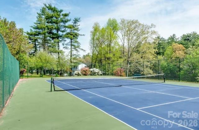 1150 W Blue Ridge Road 220, Flat Rock, NC 28731