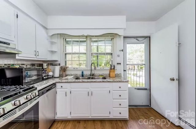 1150 W Blue Ridge Road 220, Flat Rock, NC 28731