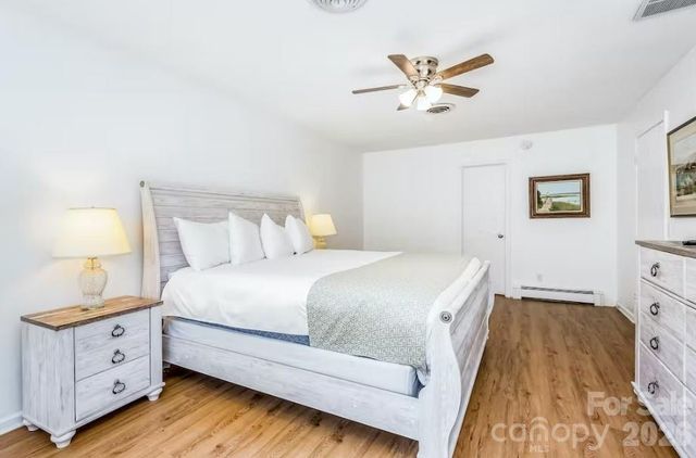 1150 W Blue Ridge Road 220, Flat Rock, NC 28731