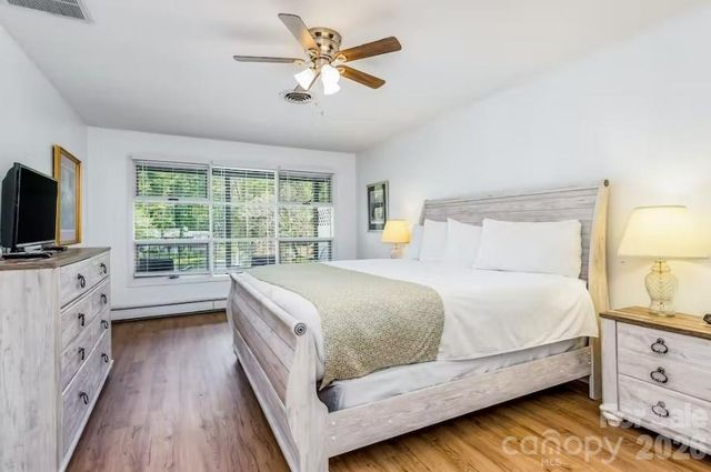 1150 W Blue Ridge Road 220, Flat Rock, NC 28731