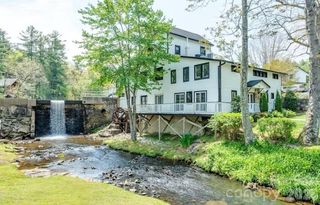 1150 W Blue Ridge Road 220, Flat Rock, NC 28731