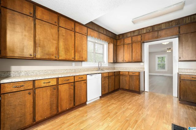412 NEWTON DRIVE, Midfield, AL 35228