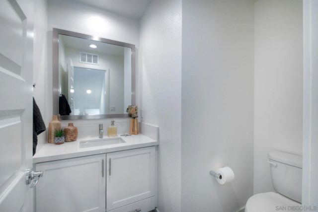 6058 Colt Place 101, Carlsbad, CA 92009