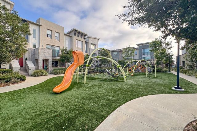 6058 Colt Place 101, Carlsbad, CA 92009