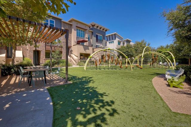 6058 Colt Place 101, Carlsbad, CA 92009