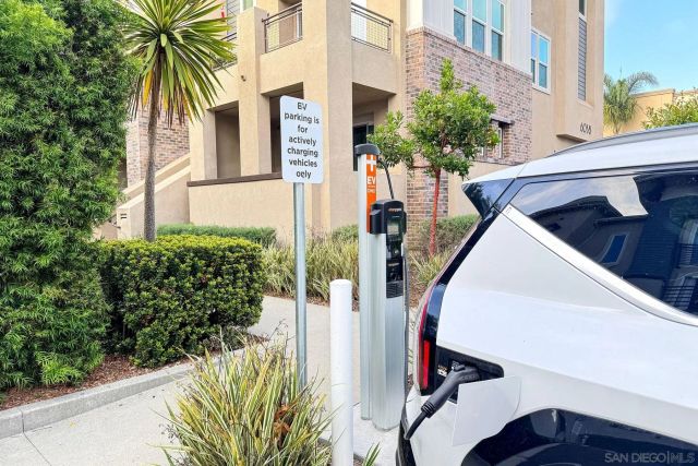 6058 Colt Place 101, Carlsbad, CA 92009