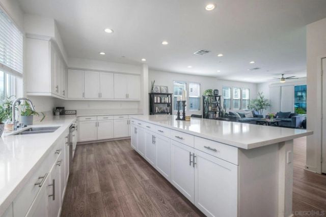 6058 Colt Place 101, Carlsbad, CA 92009