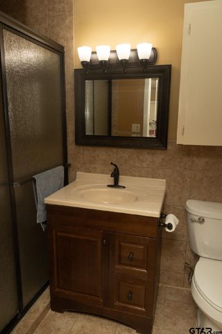 414 Loving St, Chandler, TX 75758