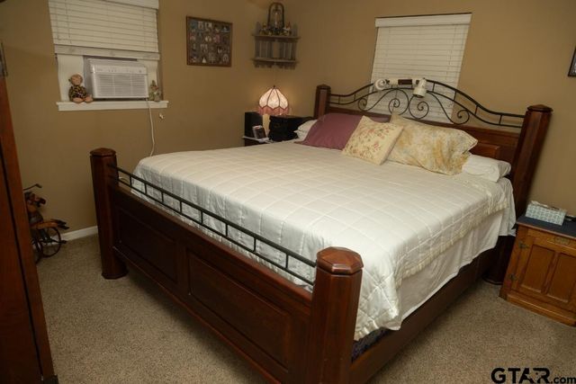 414 Loving St, Chandler, TX 75758