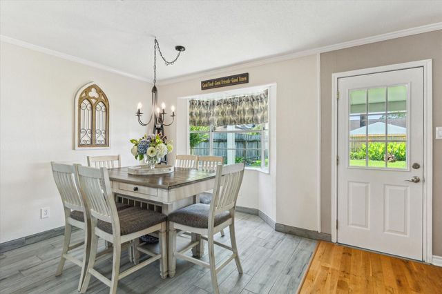 1926 Meadow Creek Drive, Pearland, TX 77581