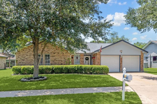 1926 Meadow Creek Drive, Pearland, TX 77581