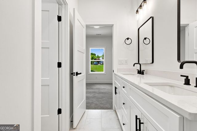 922 Artistry Way, Fairburn, GA 30213