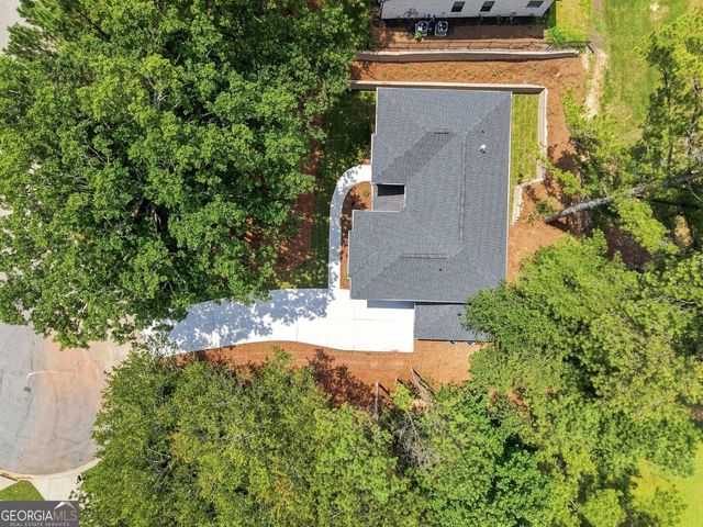 922 Artistry Way, Fairburn, GA 30213