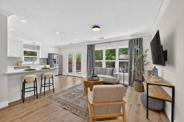 1240 54th St, Sacramento, CA 95819