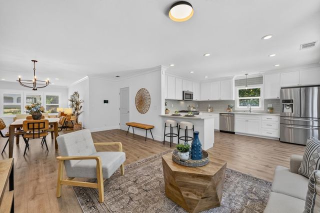 1240 54th St, Sacramento, CA 95819