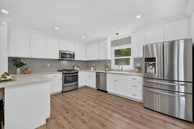 1240 54th St, Sacramento, CA 95819