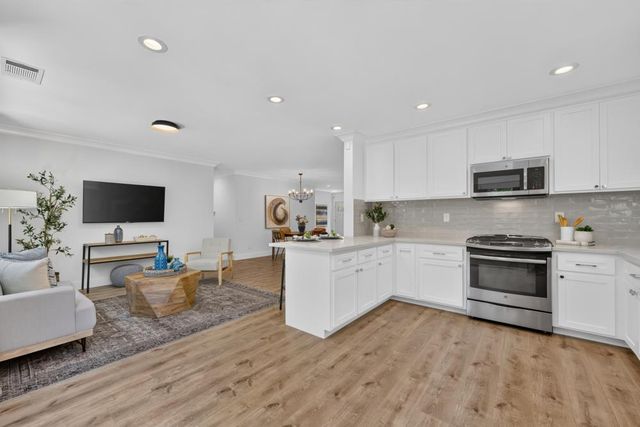 1240 54th St, Sacramento, CA 95819