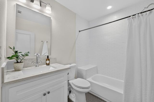 1240 54th St, Sacramento, CA 95819