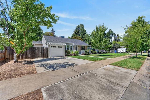 1240 54th St, Sacramento, CA 95819