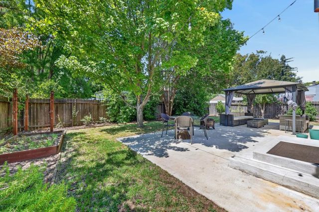 1240 54th St, Sacramento, CA 95819