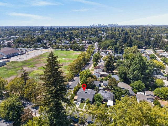 1240 54th St, Sacramento, CA 95819