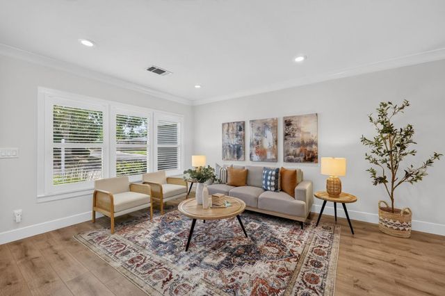 1240 54th St, Sacramento, CA 95819