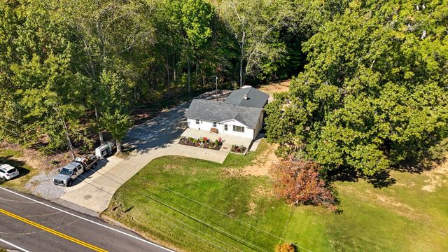 851 Belmont Rd, Clarksville, TN 37040