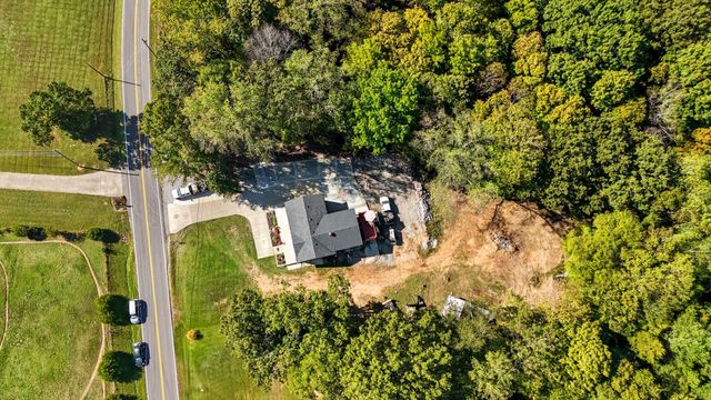 851 Belmont Rd, Clarksville, TN 37040