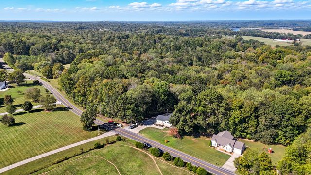851 Belmont Rd, Clarksville, TN 37040