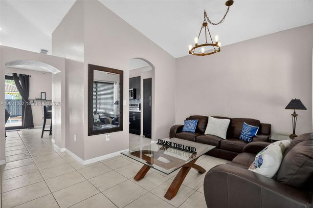 8892 NW 167th St, Miami Lakes, FL 33018