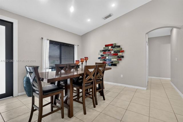 8892 NW 167th St, Miami Lakes, FL 33018