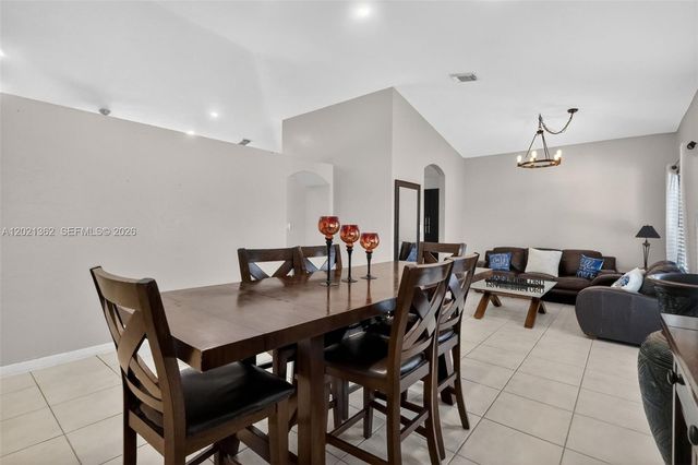 8892 NW 167th St, Miami Lakes, FL 33018