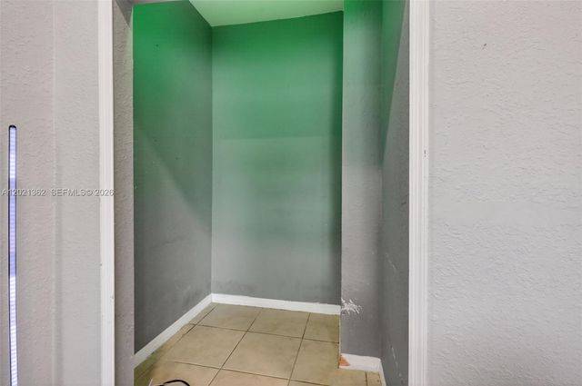 8892 NW 167th St, Miami Lakes, FL 33018