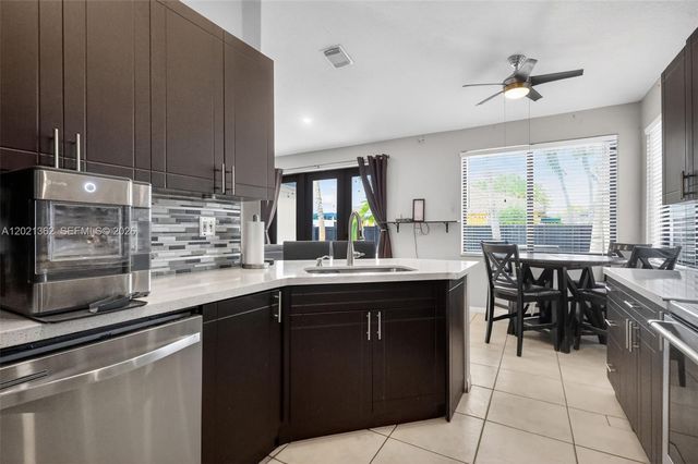 8892 NW 167th St, Miami Lakes, FL 33018