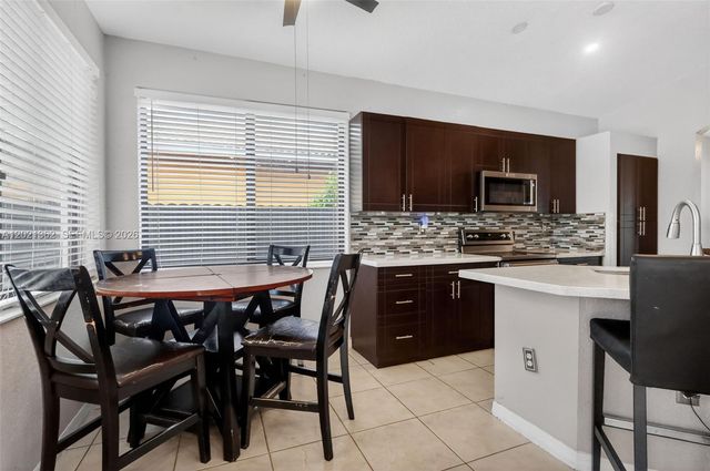 8892 NW 167th St, Miami Lakes, FL 33018