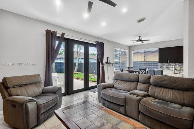 8892 NW 167th St, Miami Lakes, FL 33018
