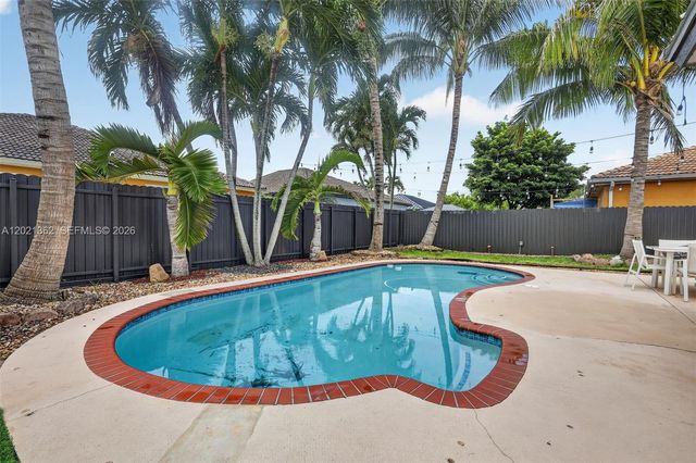 8892 NW 167th St, Miami Lakes, FL 33018