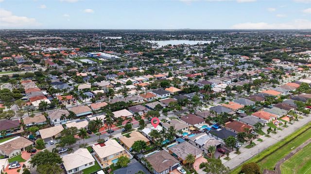 8892 NW 167th St, Miami Lakes, FL 33018