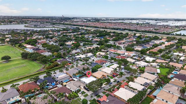 8892 NW 167th St, Miami Lakes, FL 33018