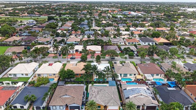 8892 NW 167th St, Miami Lakes, FL 33018