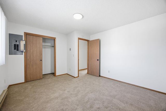 1602 6th Avenue N, Moorhead, MN 56560