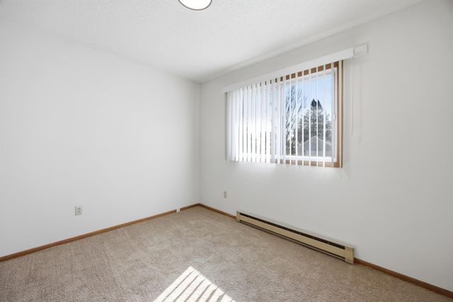 1602 6th Avenue N, Moorhead, MN 56560