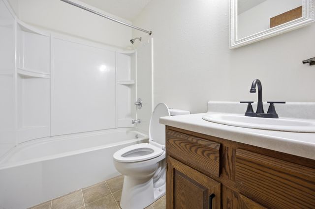 1602 6th Avenue N, Moorhead, MN 56560