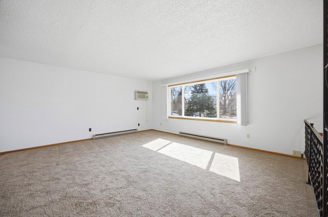 1602 6th Avenue N, Moorhead, MN 56560